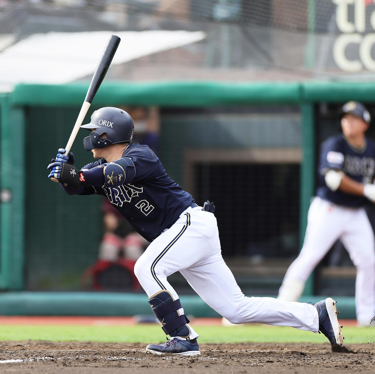 楽天対オリックス　4回表オリックス2死三塁、若月は右前適時打を放つ（撮影・足立雅史）