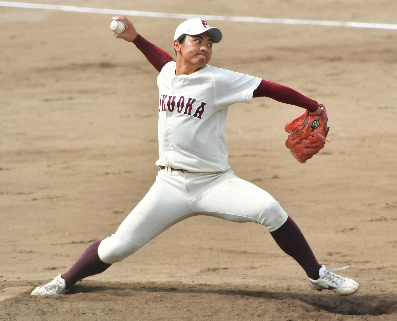北九大対福岡大　力投する福岡大先発の朝吹（撮影・岩下翔太）