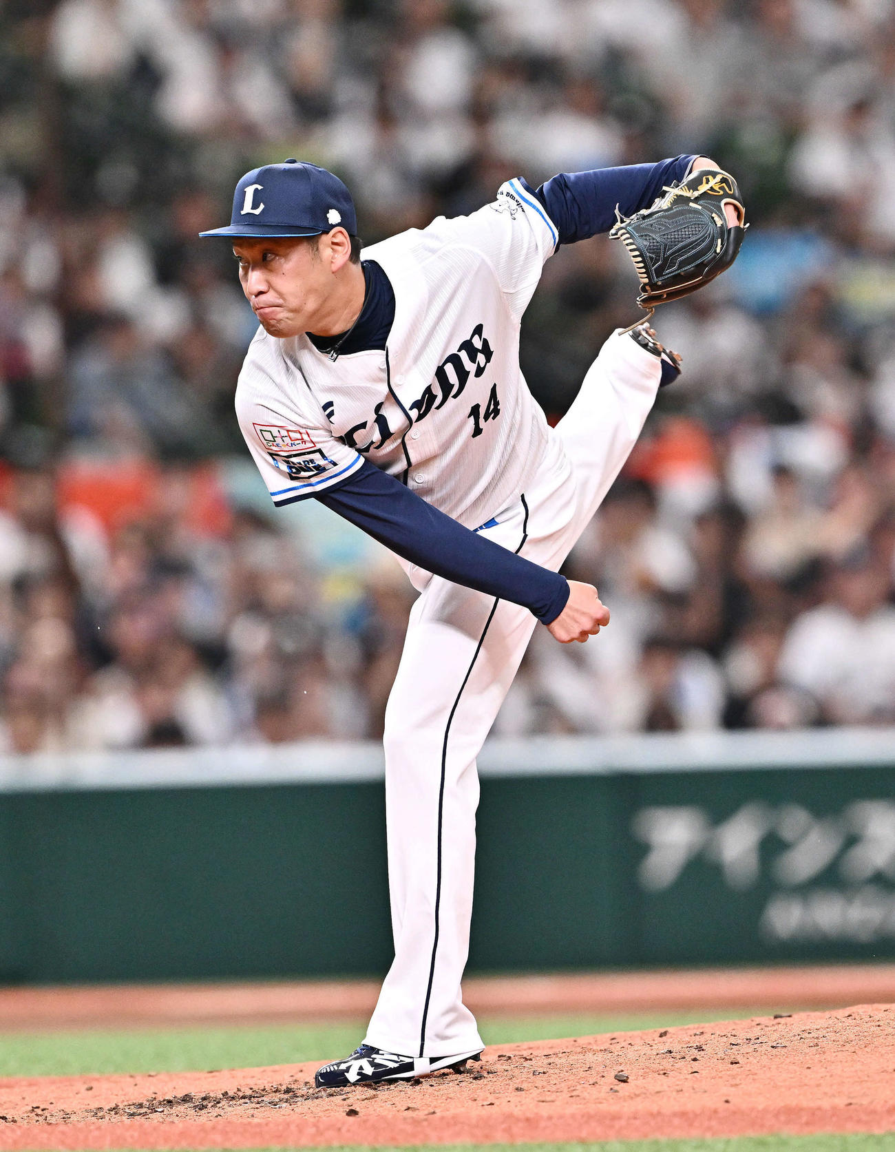 西武対ロッテ　7回表、西武3番手で登板する増田（撮影・滝沢徹郎）