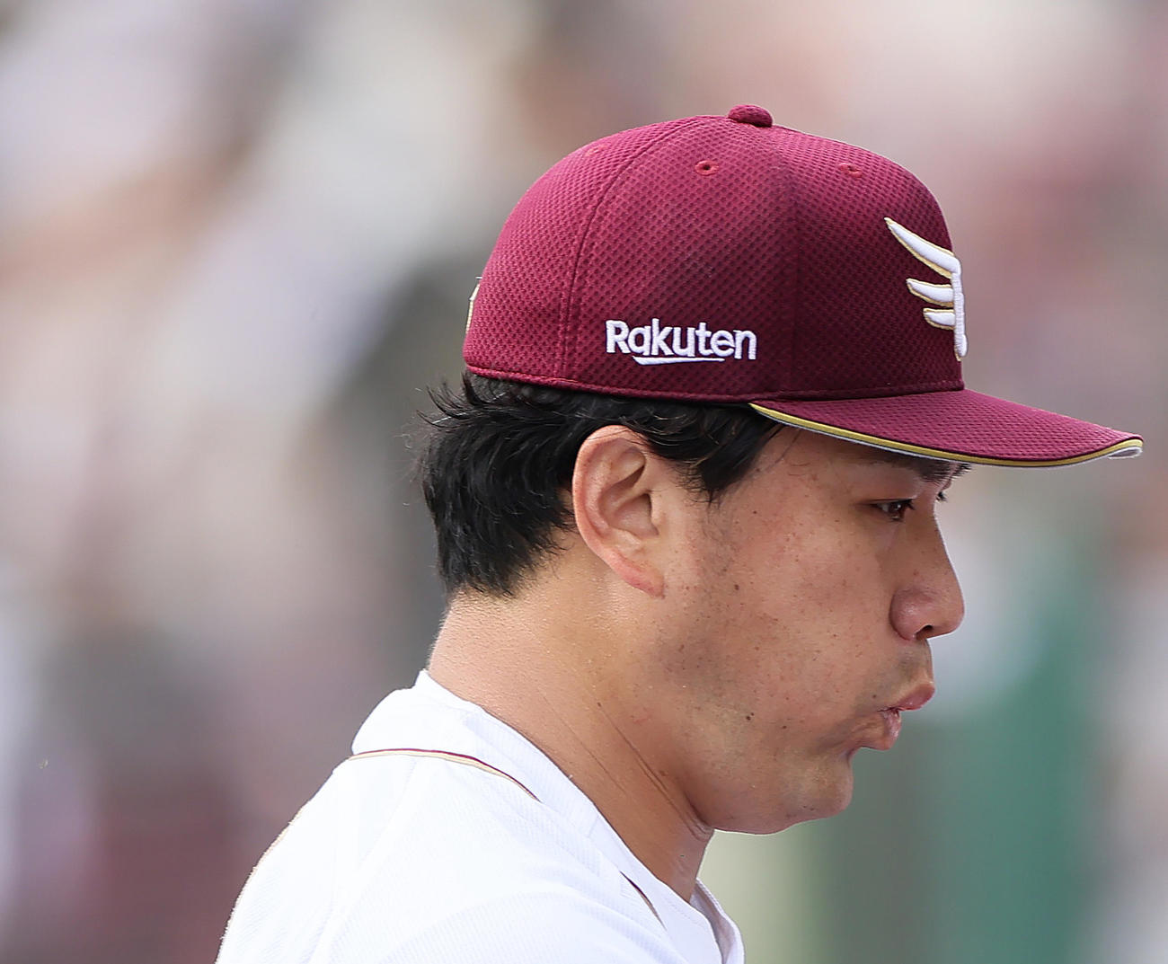 楽天対オリックス　4回表オリックスに勝ち越しを許し渋い顔を見せる田中将（撮影・足立雅史）