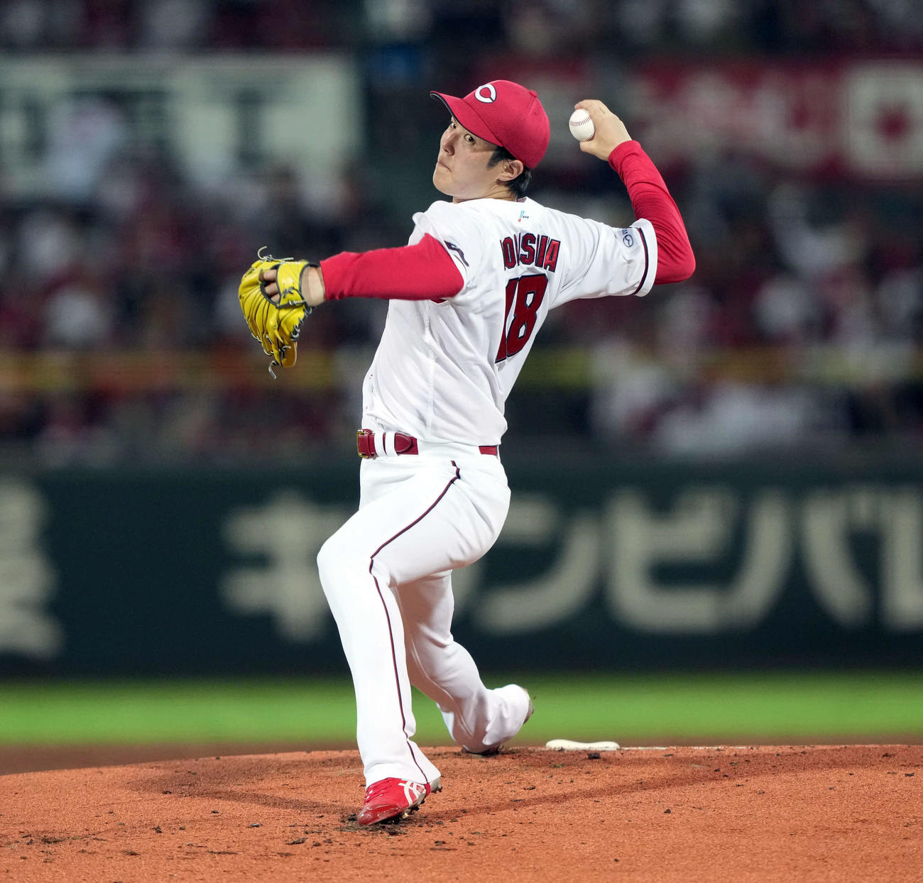 広島対巨人　力投する広島の先発森下（撮影・たえ見朱実）