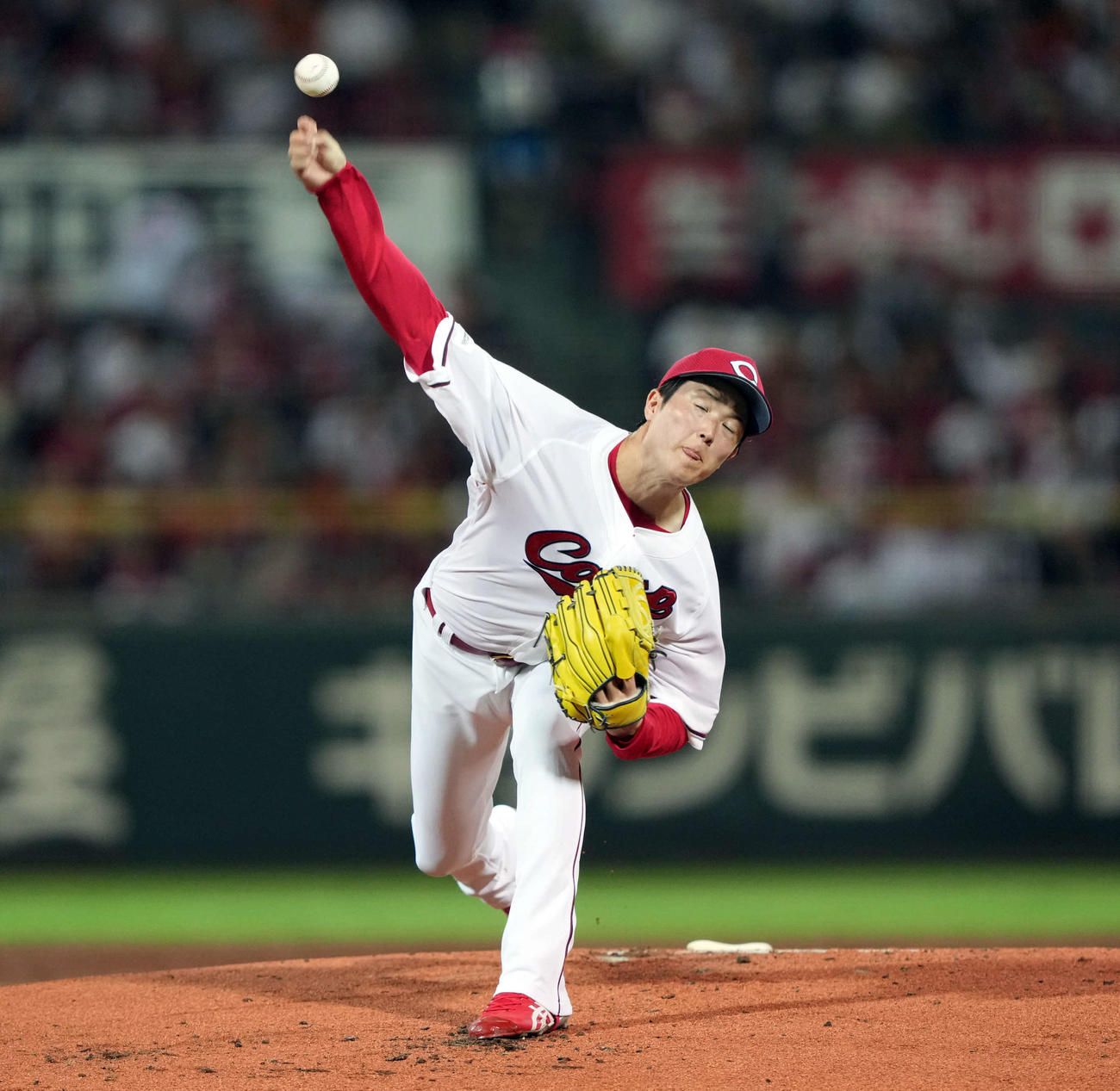 広島対巨人　力投する広島の先発森下（撮影・たえ見朱実）