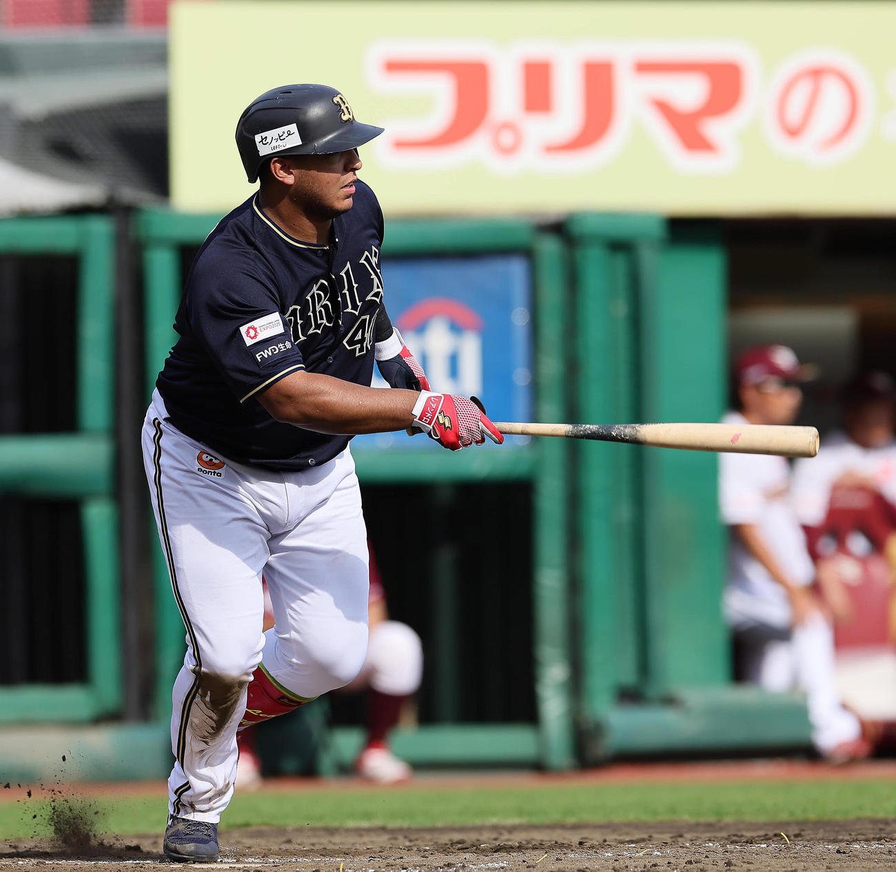 楽天対オリックス　4回表オリックス無死二塁、セデーニョは先制適時打を放つ（撮影・足立雅史）