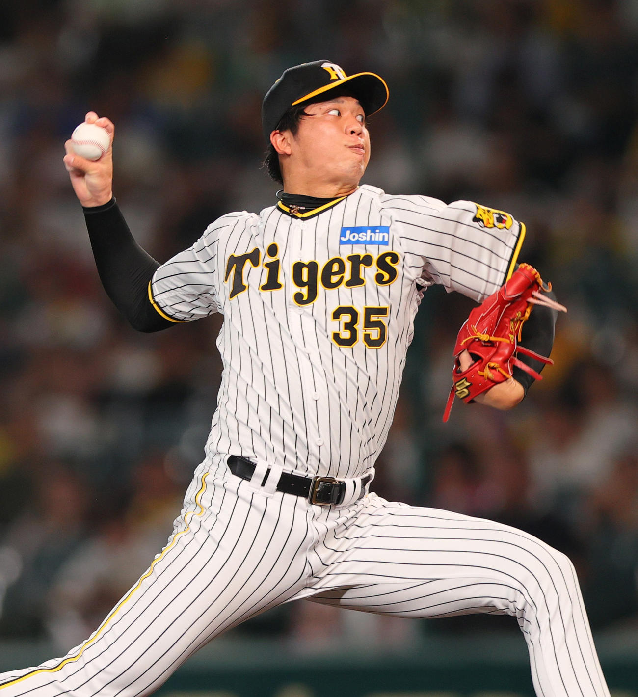 阪神対DeNA　力投する阪神先発の才木（撮影・上山淳一）