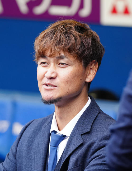 10月3日のDeNA対阪神　試合前、スタジアムを訪れたDeNA大和（撮影・江口和貴）