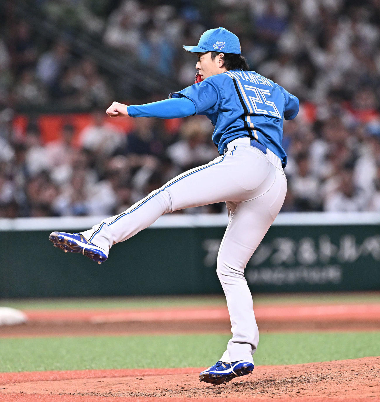 西武対日本ハム　7回裏、日本ハム3番手で登板する宮西（撮影・滝沢徹郎）