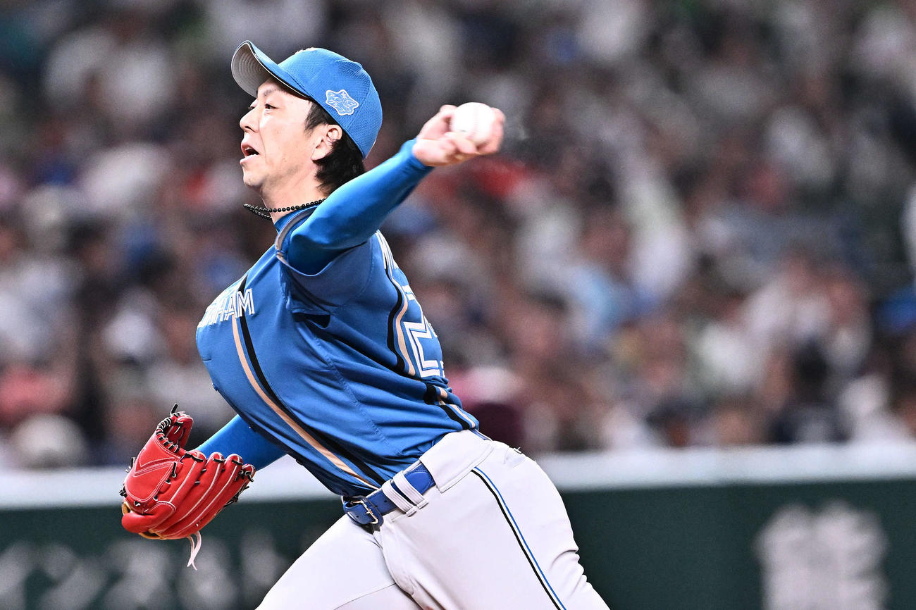 西武対日本ハム　7回裏、日本ハム3番手で登板する宮西（撮影・滝沢徹郎）