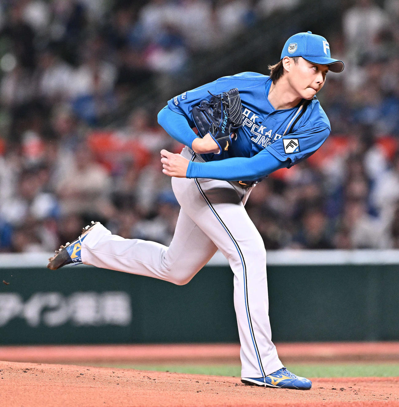 西武対日本ハム　力投する日本ハム先発の山崎（撮影・滝沢徹郎）