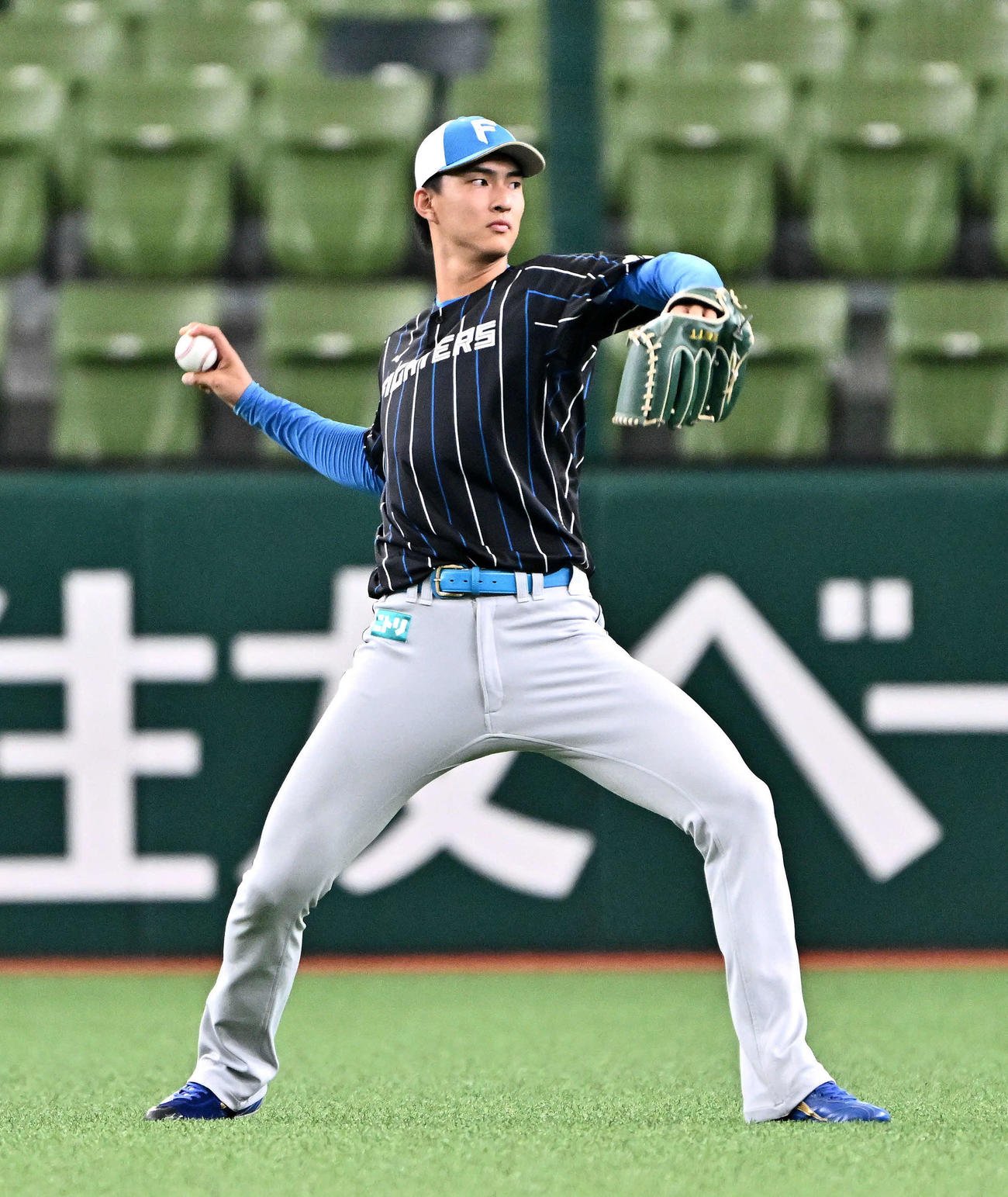 西武対日本ハム　1軍に合流しキャッチボールで調整する日本ハム達（撮影・滝沢徹郎）