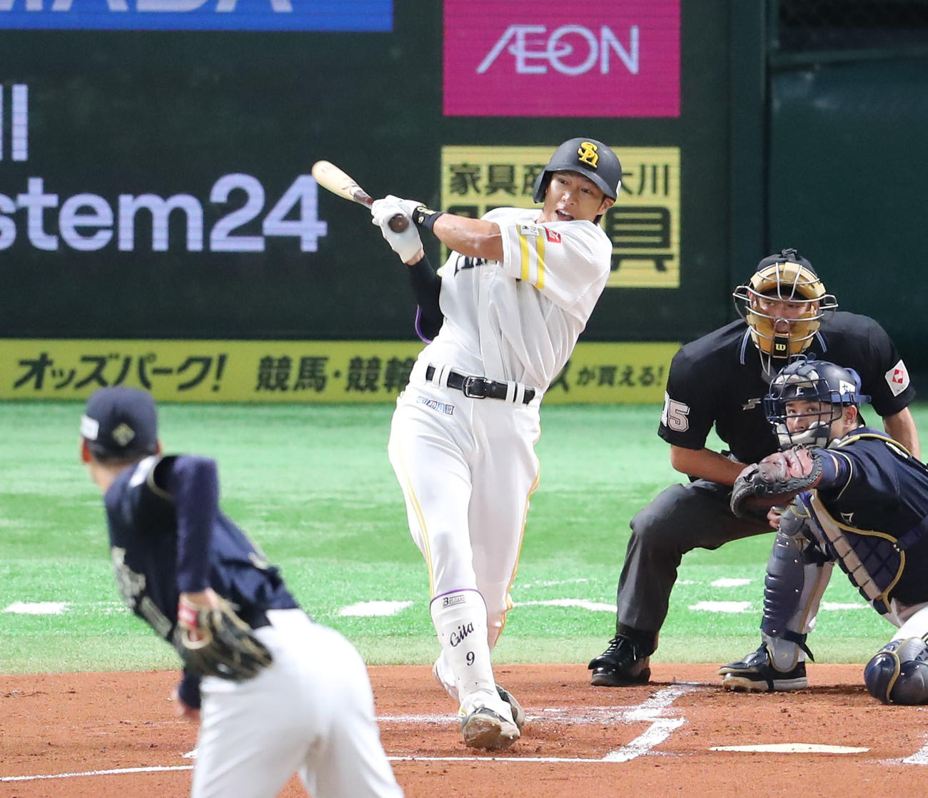 ソフトバンク対オリックス　1回裏ソフトバンク無死一塁、柳田は右前安打を放つ（撮影・梅根麻紀）