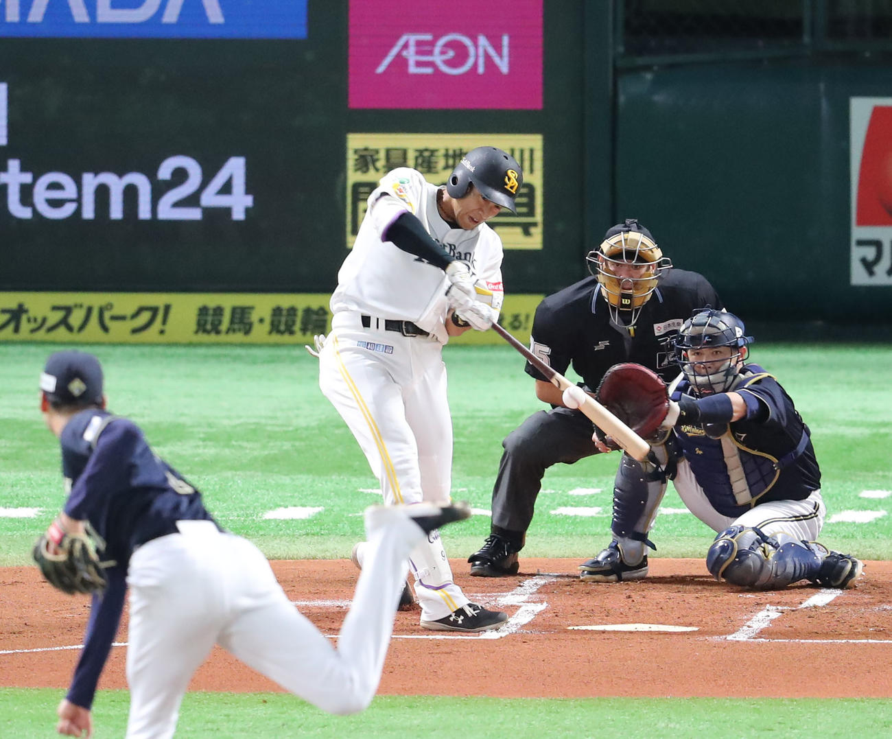 ソフトバンク対オリックス　1回裏ソフトバンク無死一塁、柳田は右前安打を放つ（撮影・梅根麻紀）