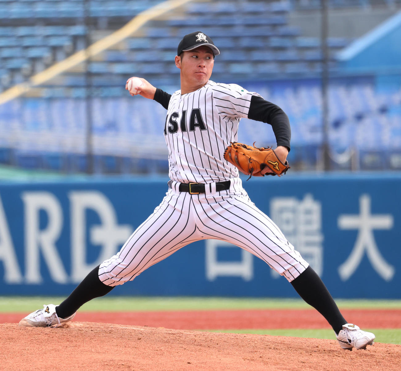 中大対亜大　先発した亜大・北嶋（撮影・柴田隆二）
