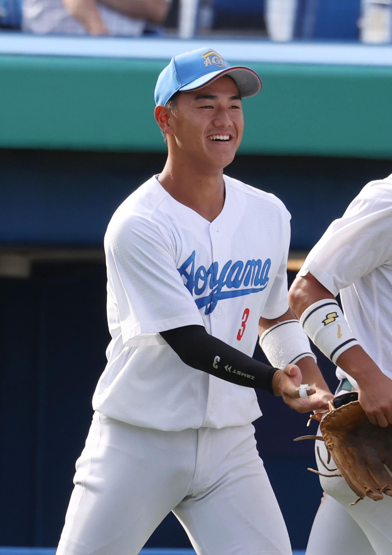青学大対東農大　勝利し笑顔を見せる青学大・西川（撮影・柴田隆二）