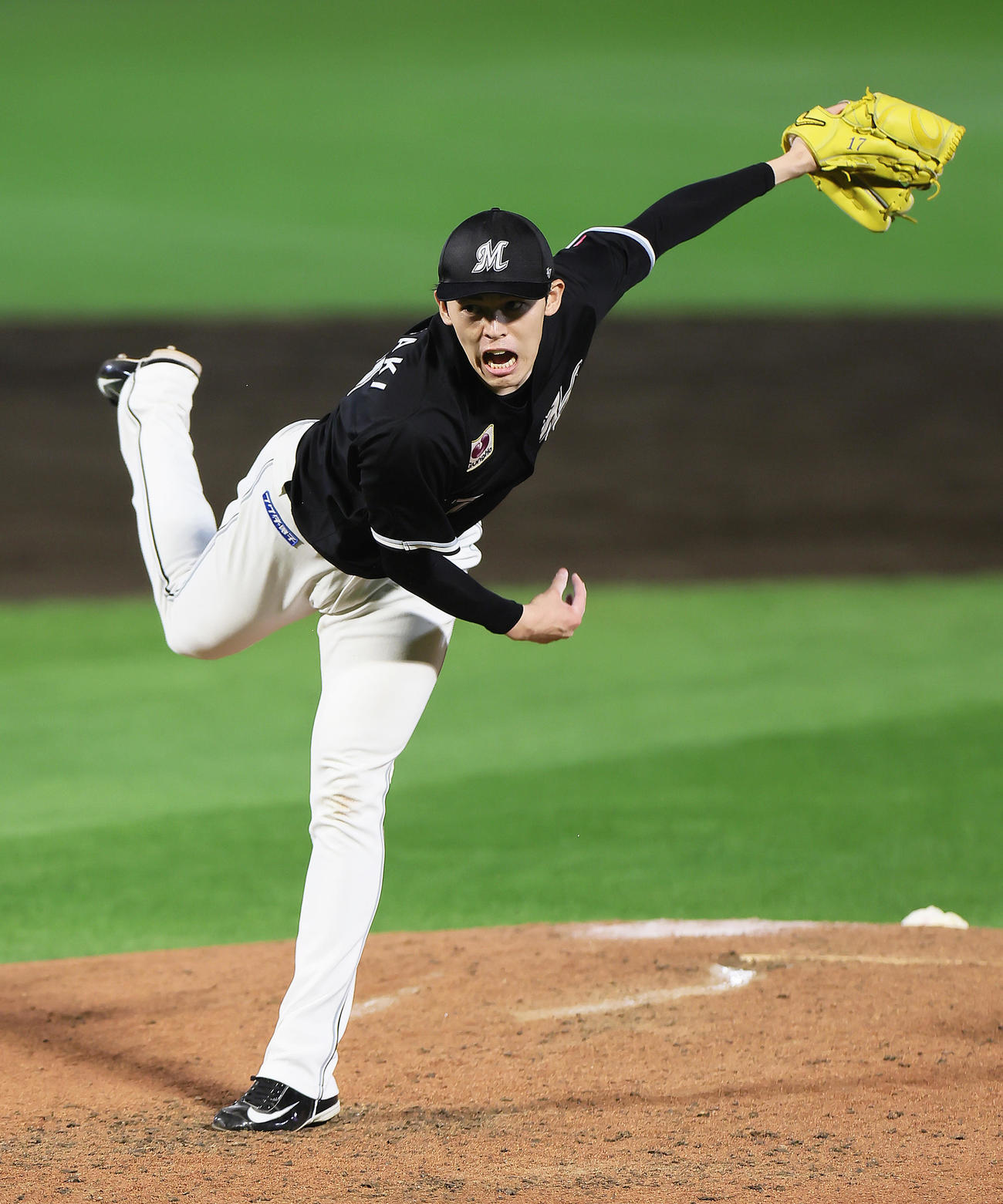 楽天対ロッテ　ロッテ先発の佐々木（撮影・足立雅史）