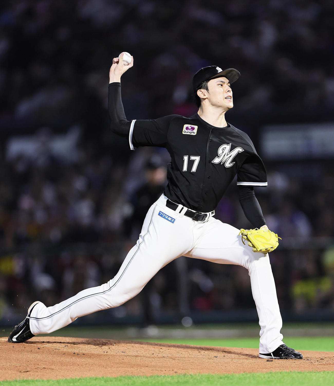 楽天対ロッテ　ロッテ先発の佐々木（撮影・足立雅史）