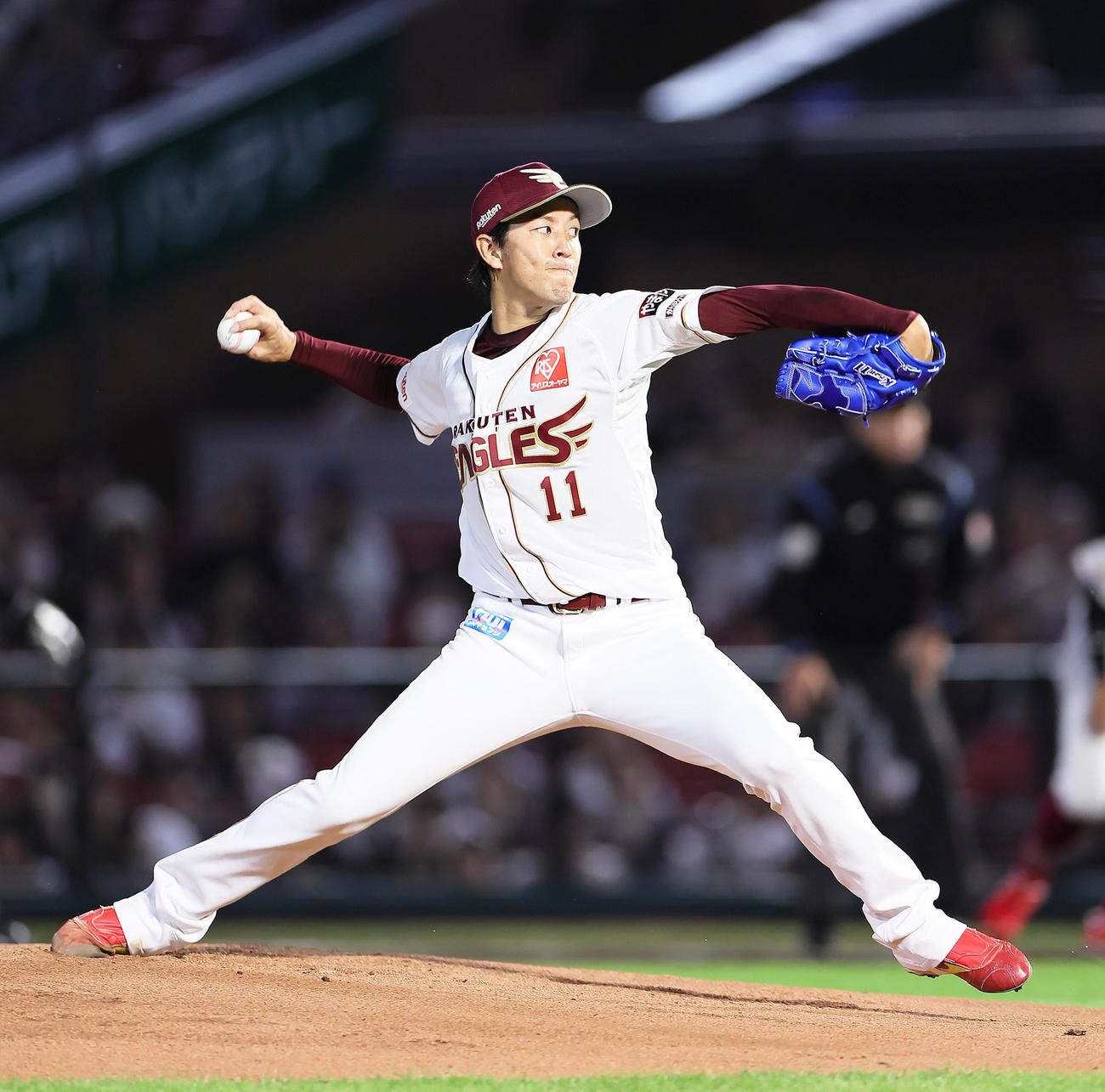 楽天対ロッテ　楽天先発の岸（撮影・足立雅史）