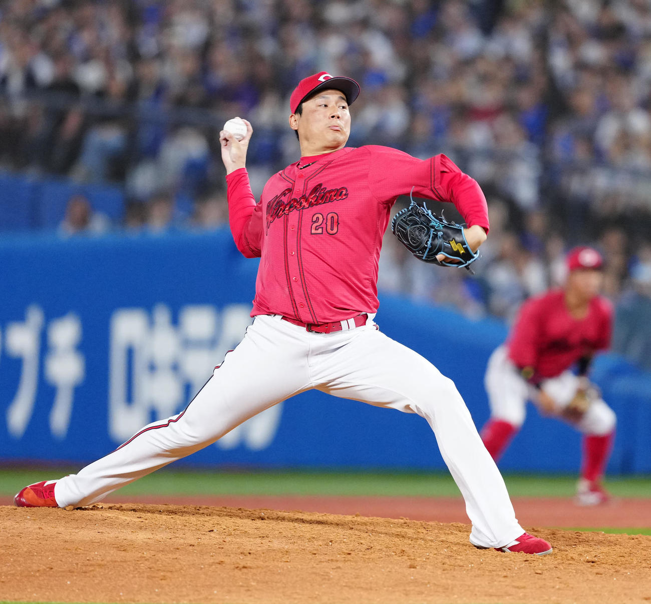 DeNA対広島　広島5番手の栗林（撮影・江口和貴）