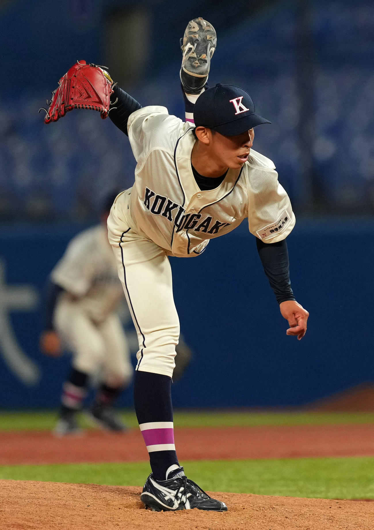 日大対国学院大　9回表を無失点に抑える国学院大・飯田（撮影・横山健太）