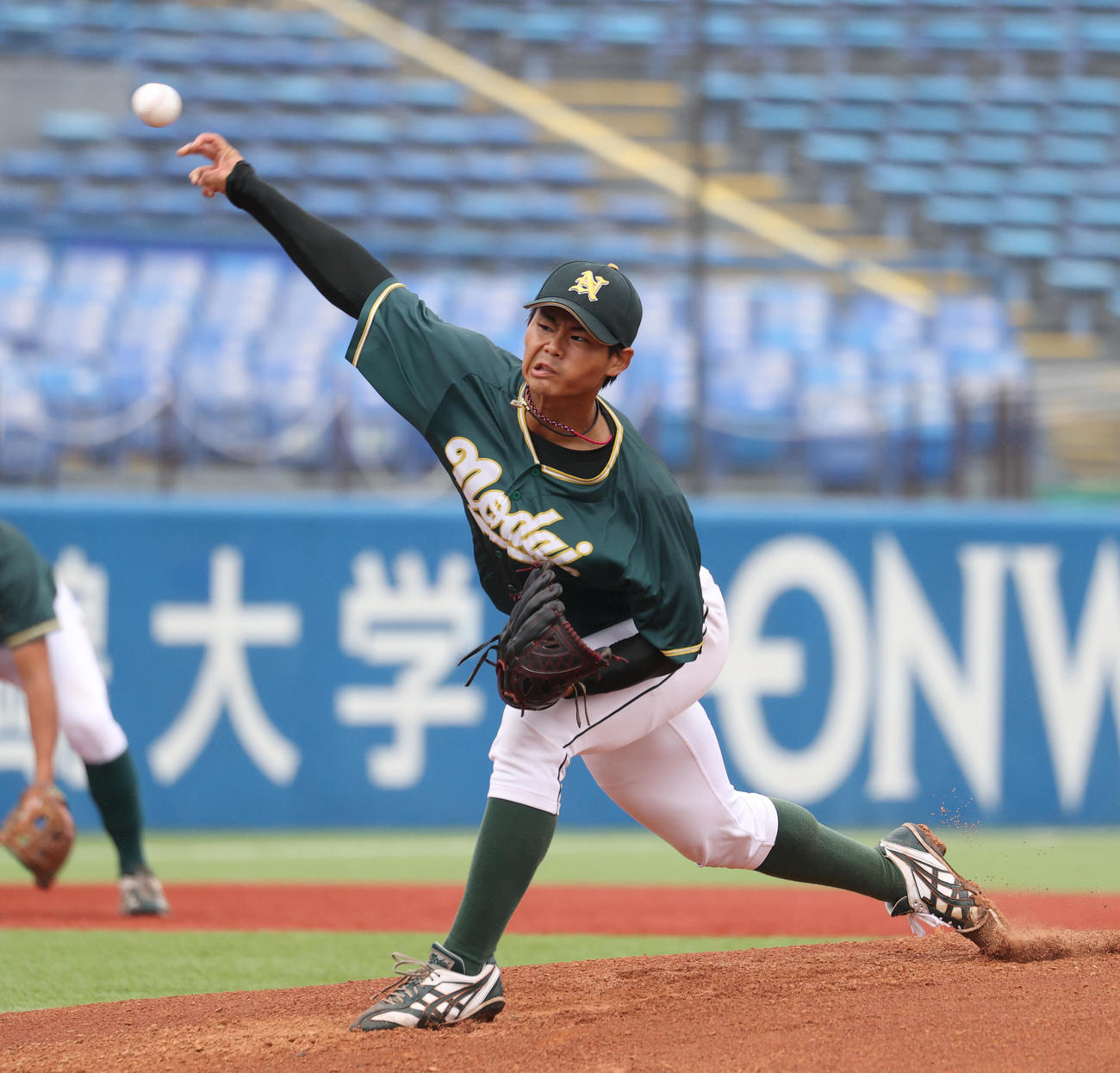 東農大先発の岡部大輝（撮影・柴田隆二）