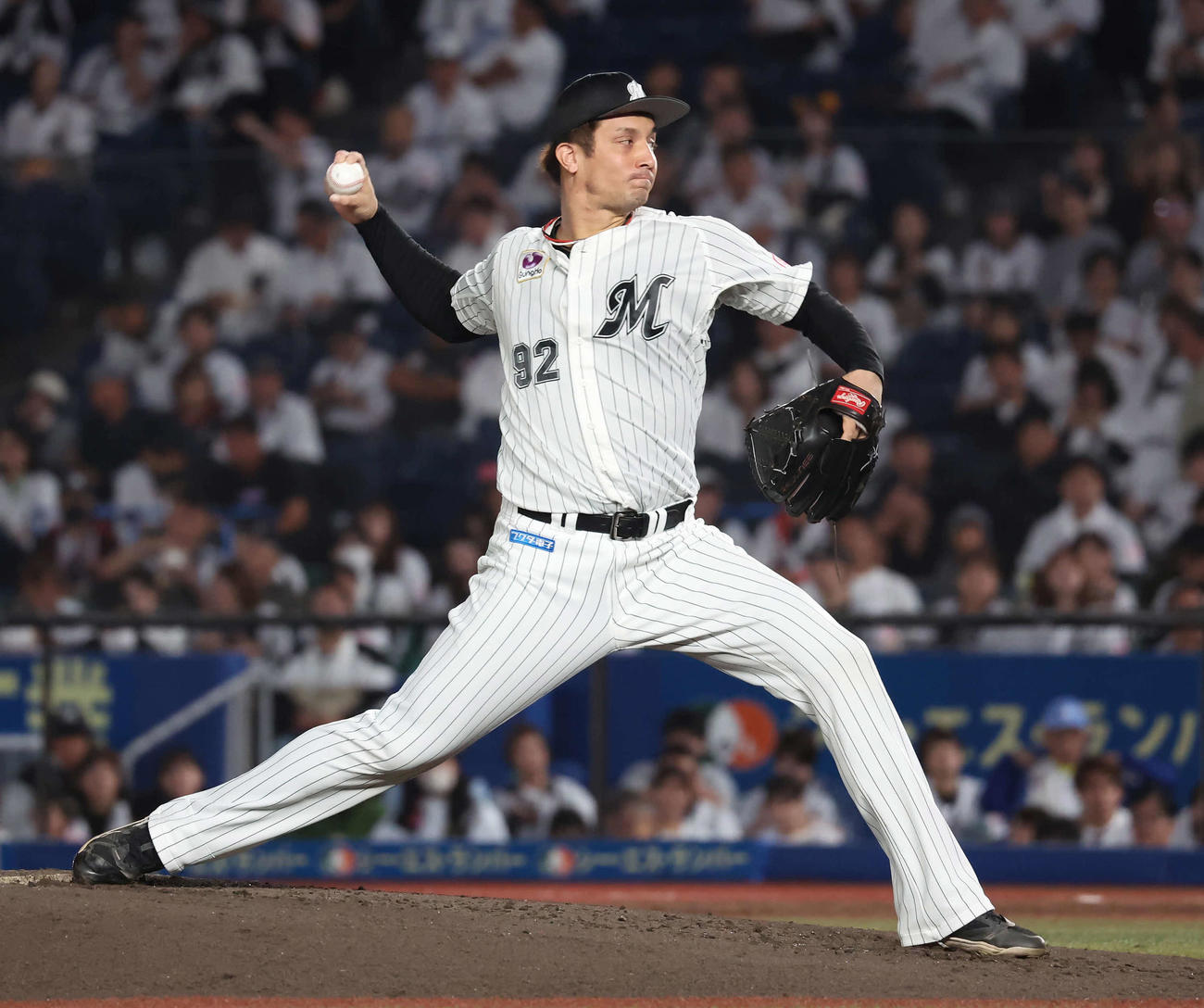 ロッテ対日本ハム　力投するロッテ2人目国吉（撮影・丹羽敏通）