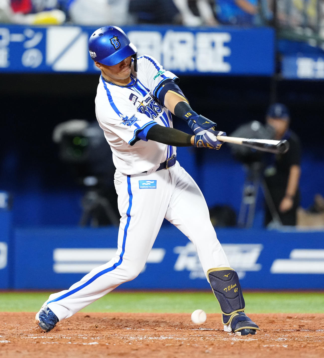 DeNA対阪神　8回裏DeNA2死、三塁内野安打とする蝦名（撮影・江口和貴）