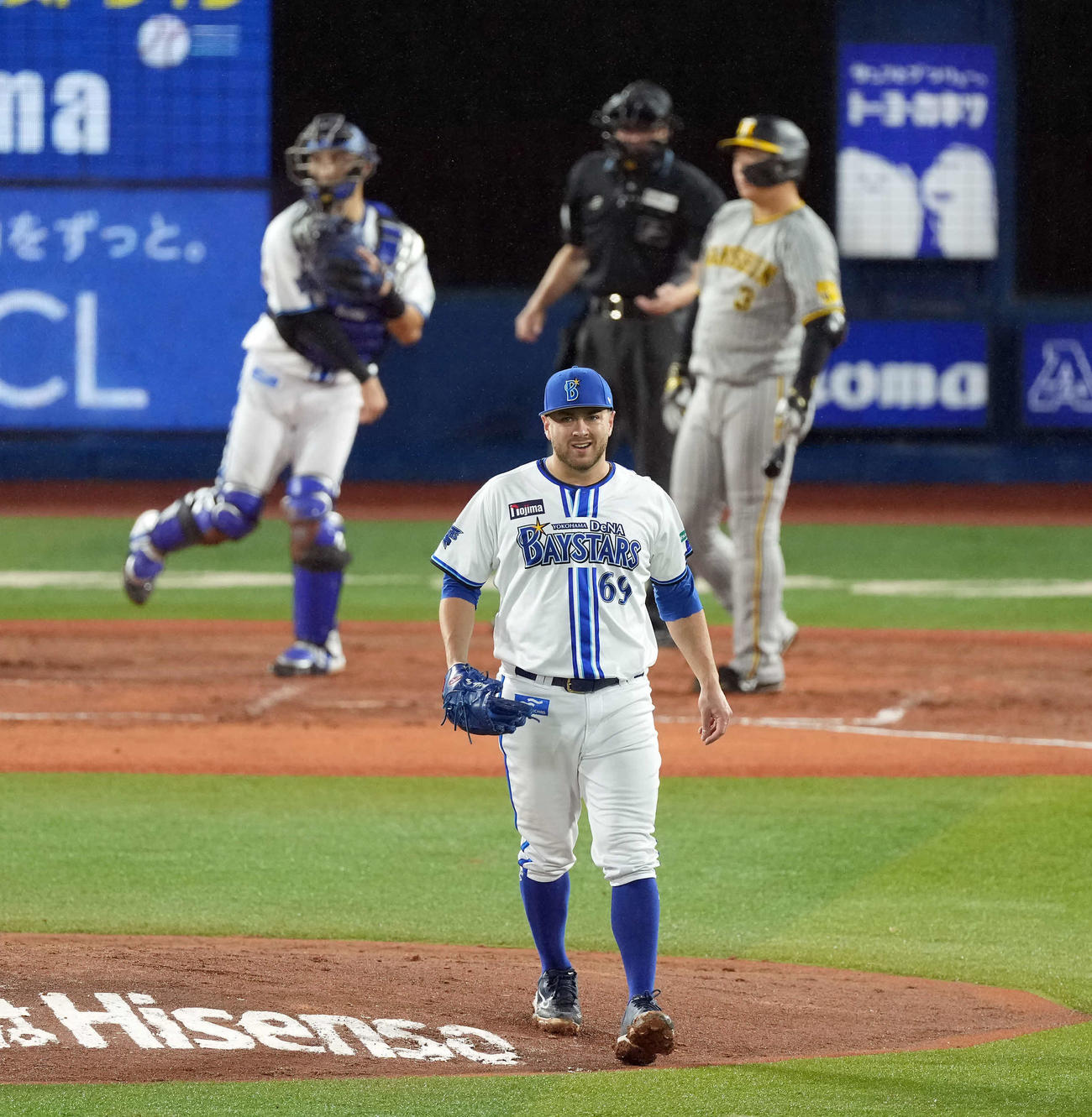 DeNA対阪神　3回表阪神1死、大山を見逃し三振に仕留めるケイ（撮影・たえ見朱実）