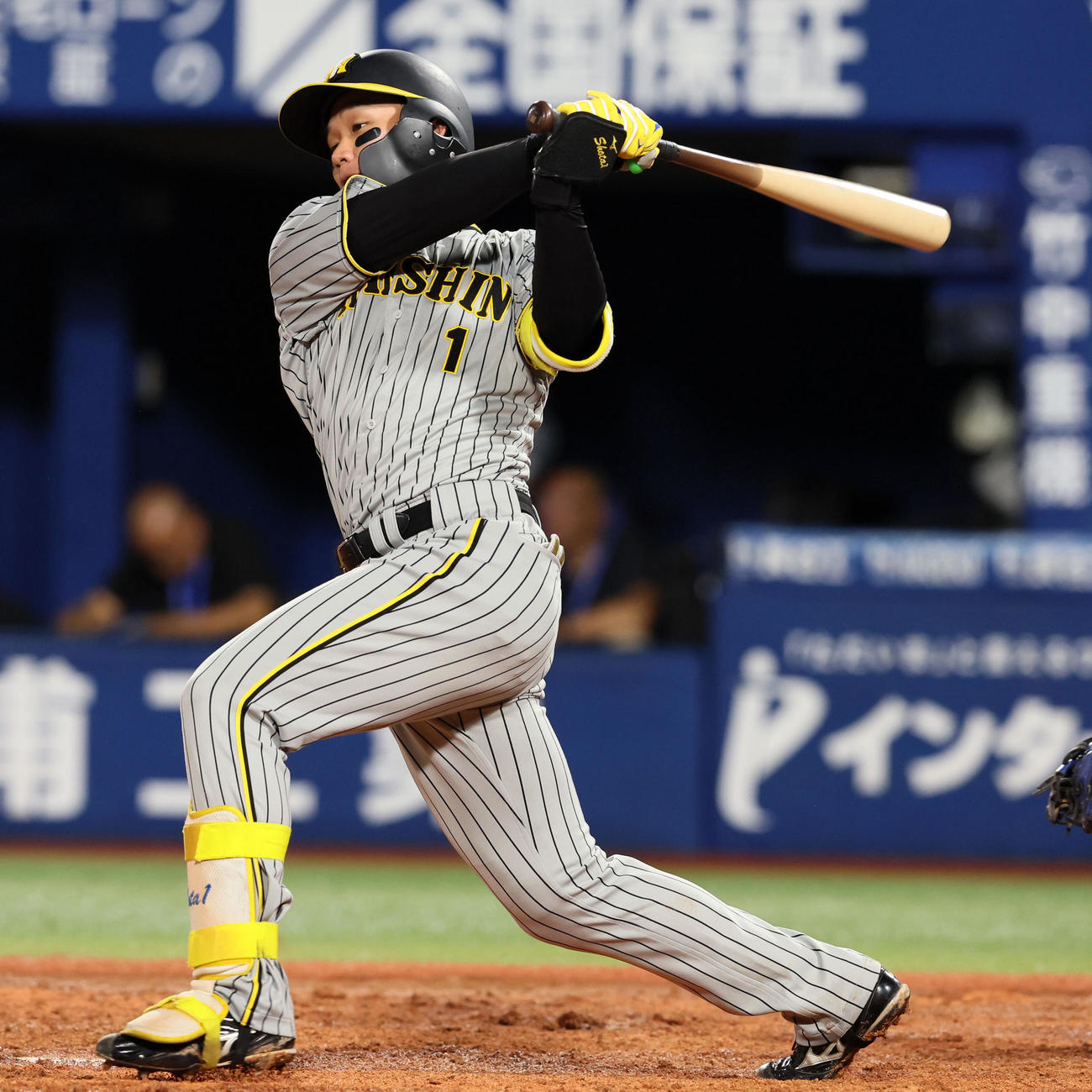 DeNA対阪神　5回表阪神無死一、二塁、森下は三失で出塁（撮影・加藤哉）