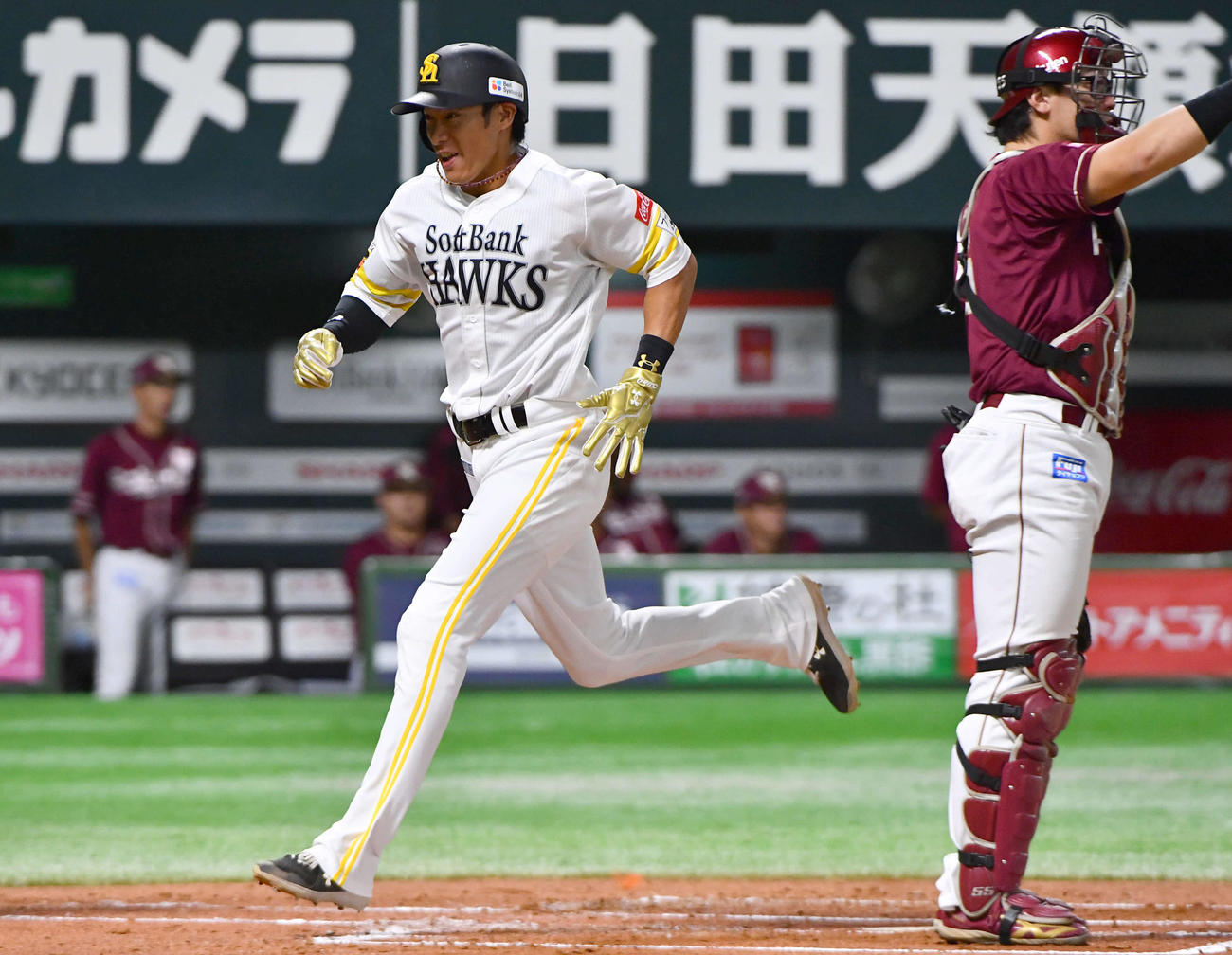 ソフトバンク対楽天　1回裏ソフトバンク無死二、三塁、山川の右犠飛で生還する柳田（撮影・岩下翔太）