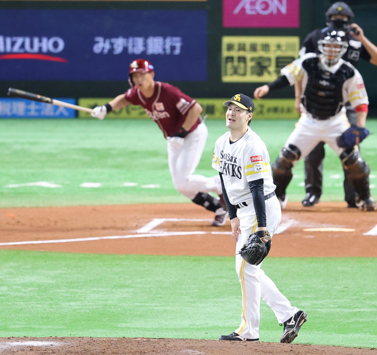 ソフトバンク対楽天　6回表楽天1死二、三塁、辰己に同点の中前適時打を浴びた有原（撮影・鬼束羽瑠菜）