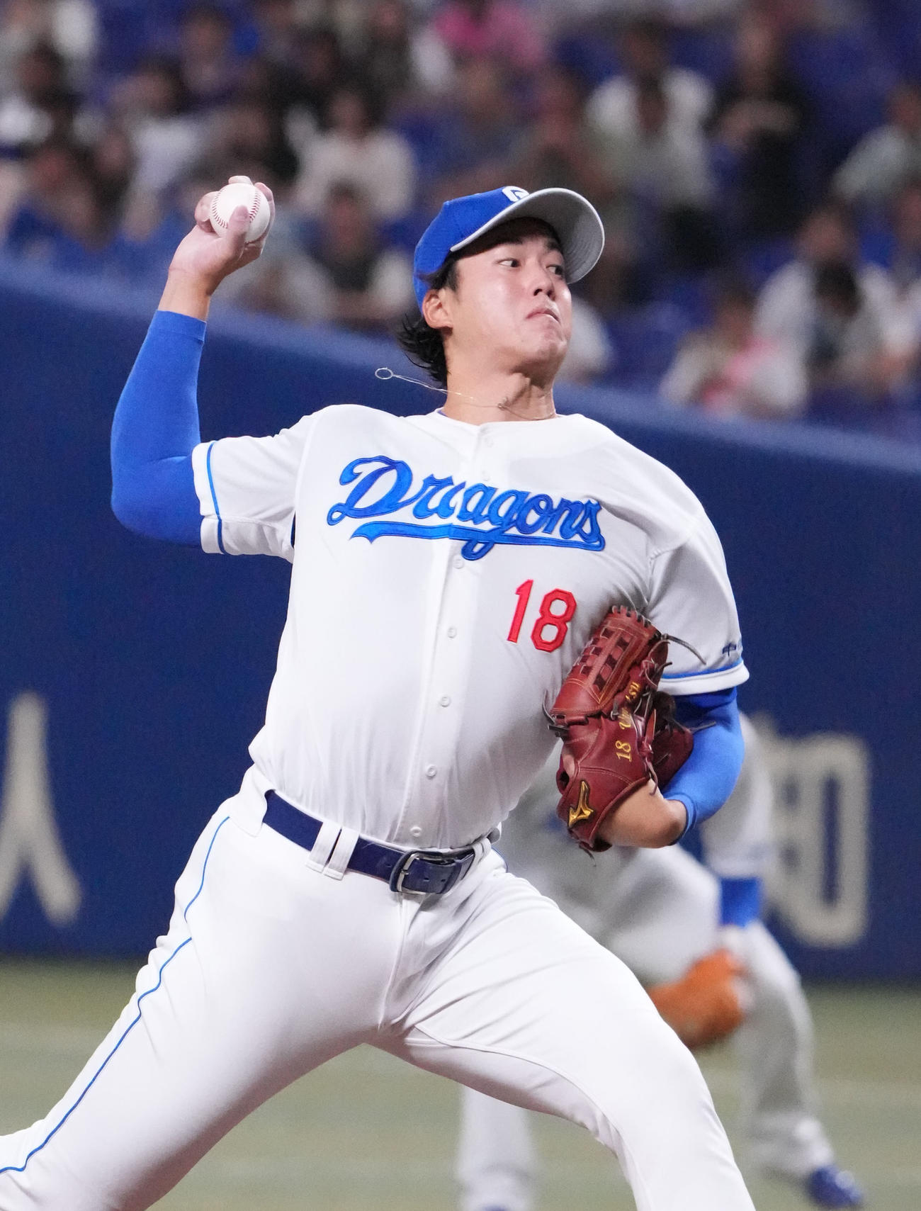 中日対DeNA 1回表、登板する中日先発の梅津（撮影・森本幸一）