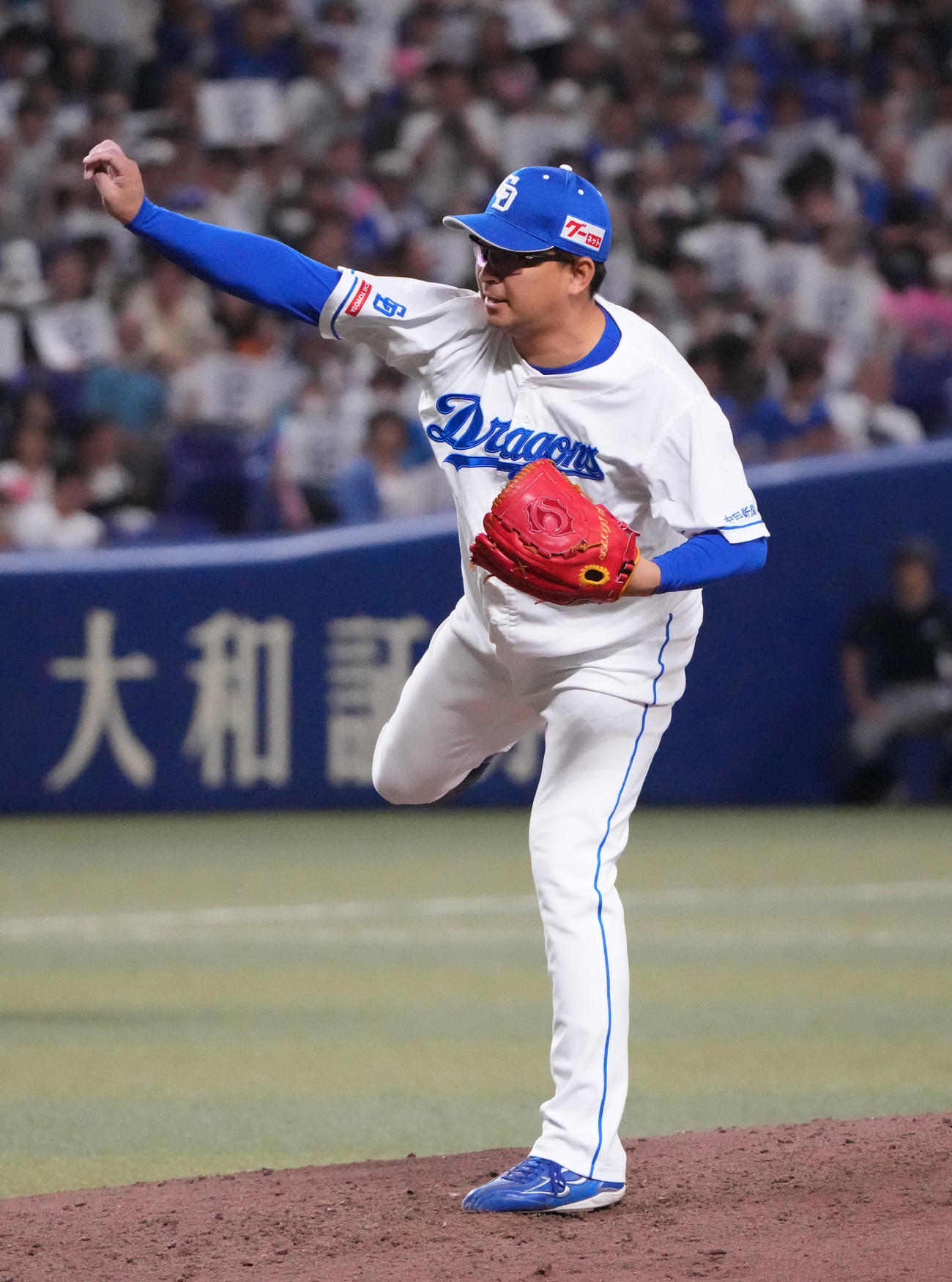 中日対DeNA 7回表DeNA1死、中日5番手で登板する田島（撮影・森本幸一）