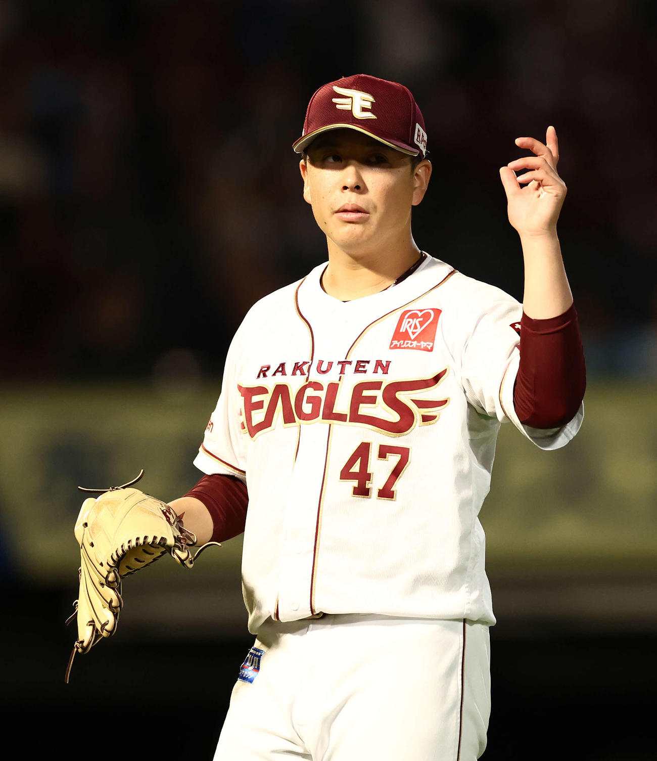 楽天対日本ハム　1回表日本ハム無死一、二塁、清宮を併殺に仕留める藤井（撮影・河田真司）