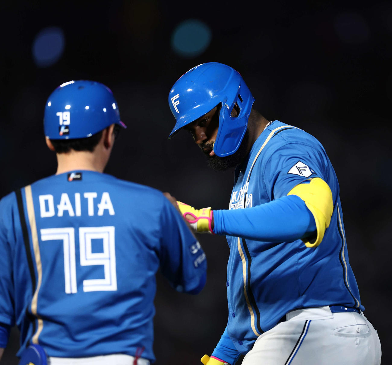 楽天対日本ハム　3回表日本ハム2死、右前打で出塁するレイエス（撮影・河田真司）