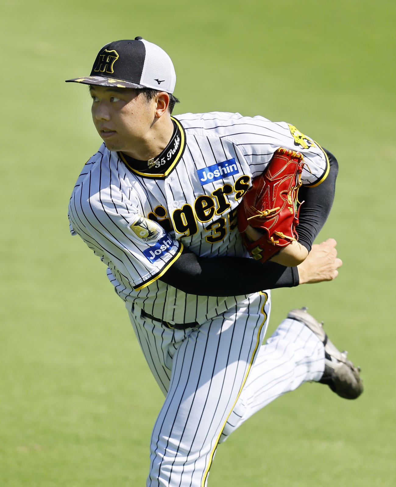 キャッチボールする阪神才木（撮影・藤尾明華）