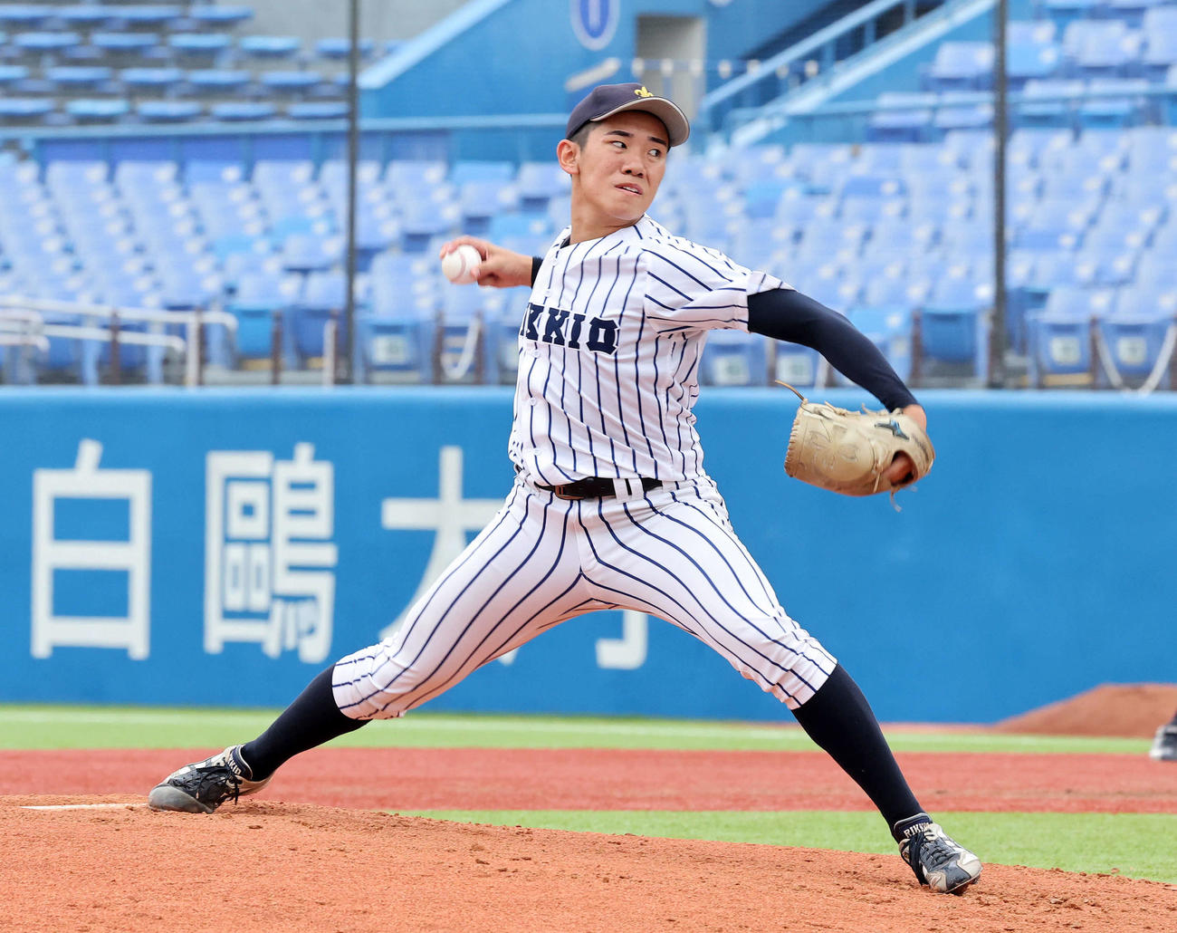 早大対立大　力投する立大先発の大越（撮影・鈴木正人）
