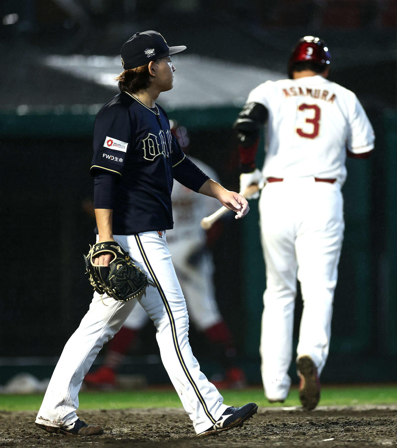 楽天対オリックス　4回裏楽天1死一、三塁、浅村の中犠飛で点を許す宮城（撮影・河田真司）