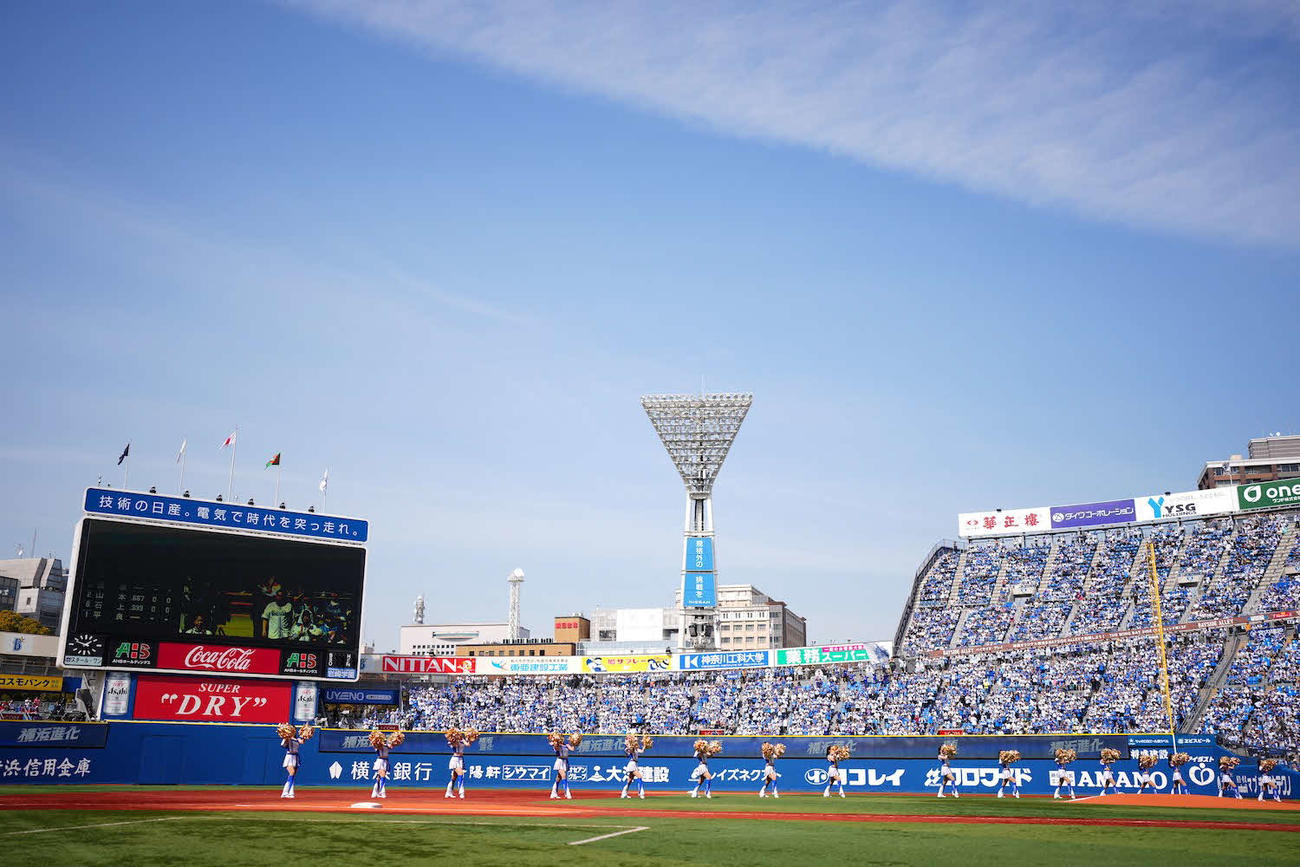 パブリックビューイングを横浜スタジアムで開催する（球団提供）