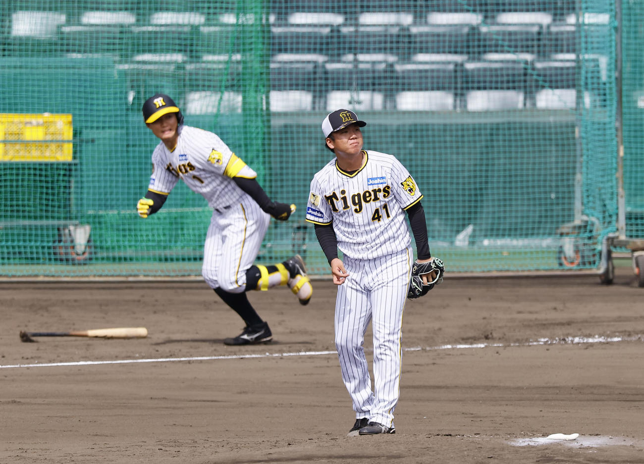 シート打撃で森下に安打を許す阪神村上（撮影・藤尾明華）
