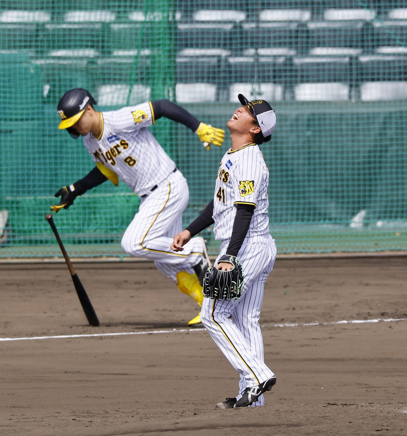 シート打撃で佐藤輝に安打を許した村上（撮影・藤尾明華）