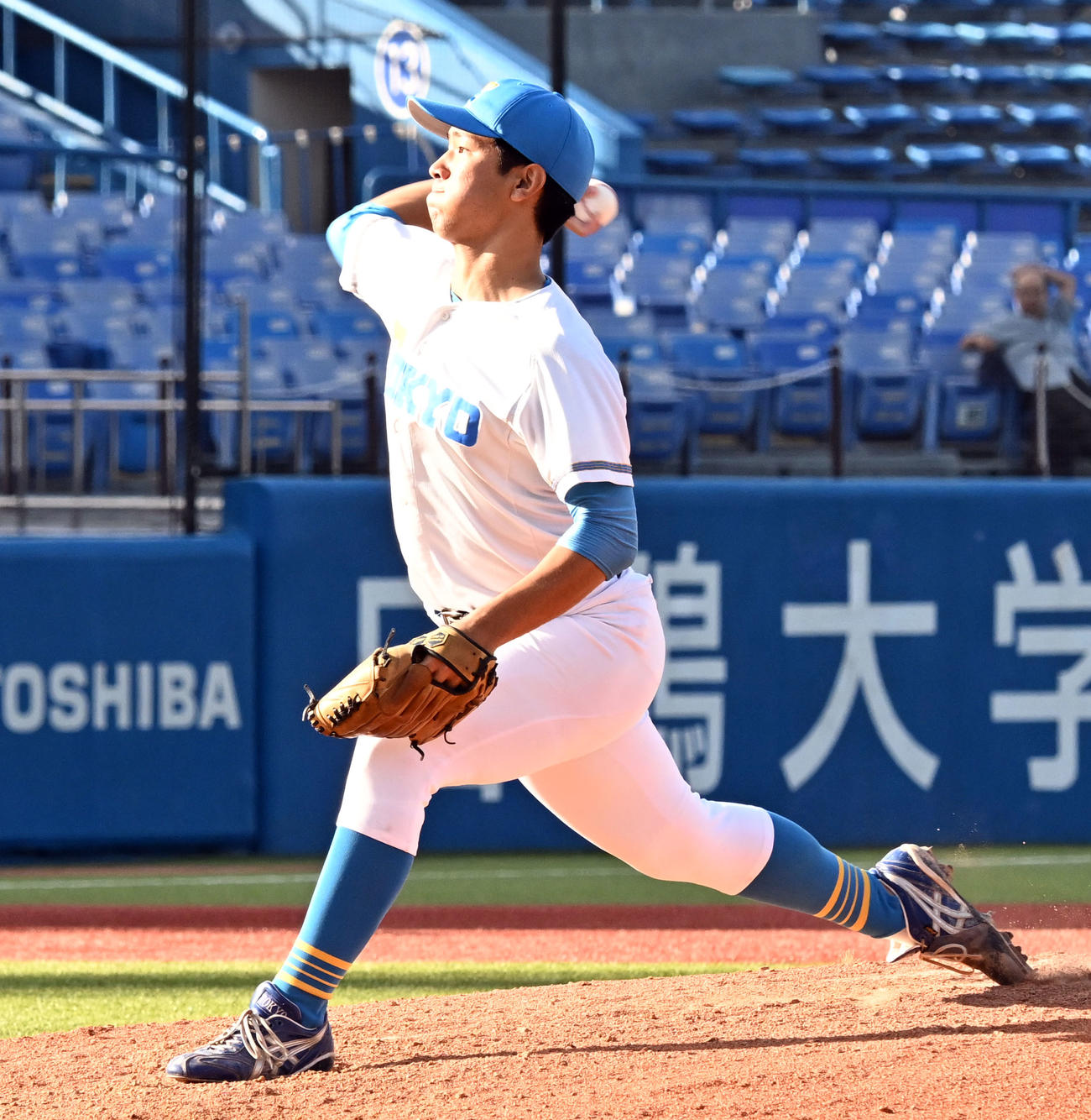 東京6大学野球春季リーグ戦　6回途中。2番手で登板した東大・平田（撮影・千葉一成）
