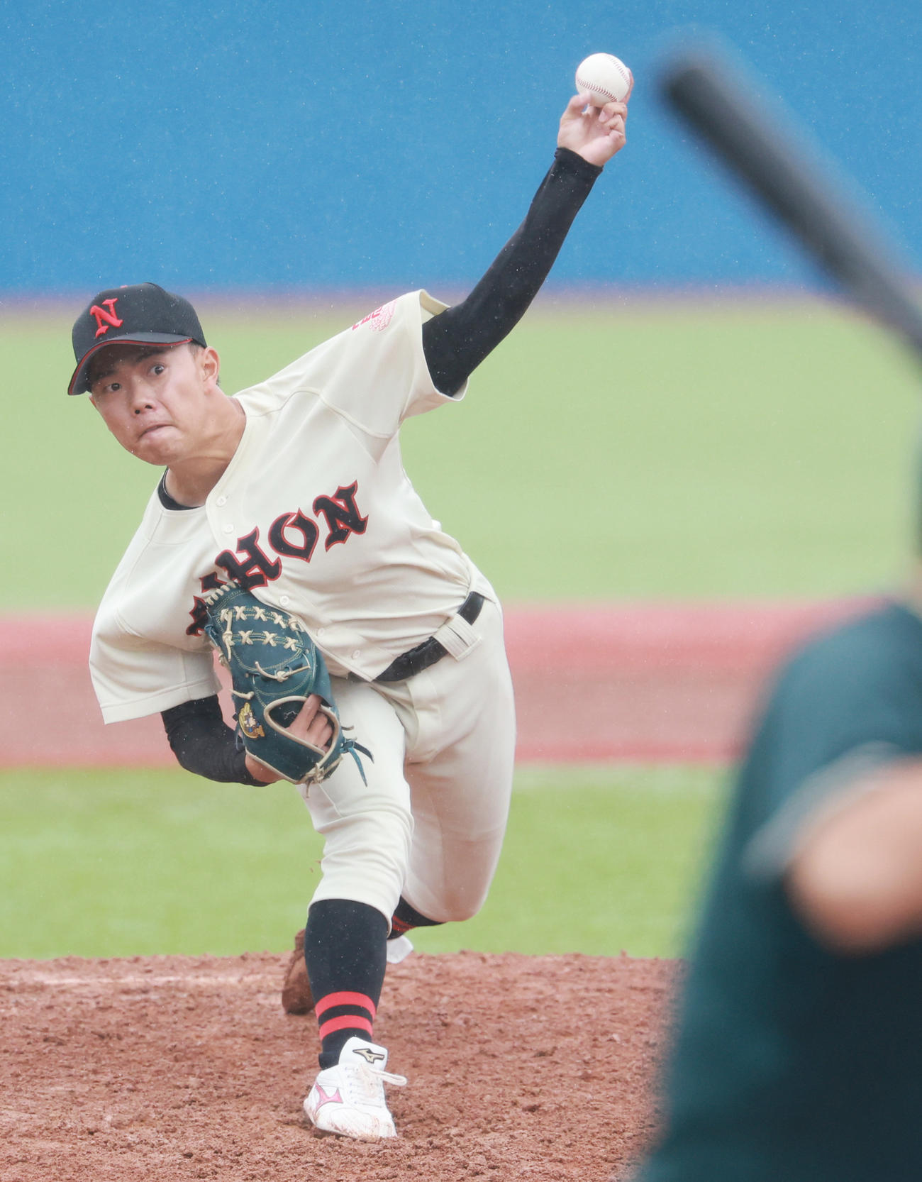 日大対東農大　力投する日大・坂尾（撮影・野上伸悟）