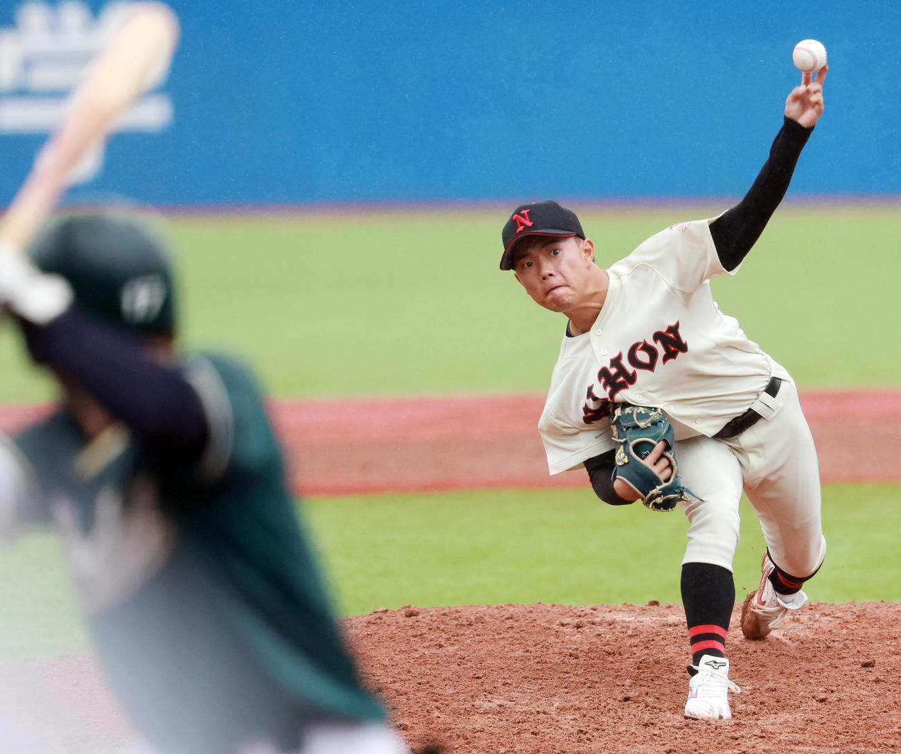 日大対東農大　力投する日大・坂尾（撮影・野上伸悟）