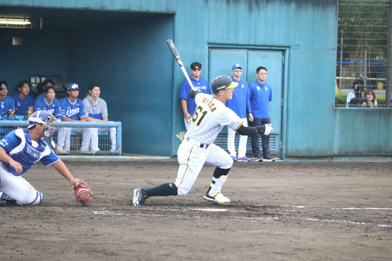 みやざきフェニックスリーグの韓国サムスン戦で3安打を放った豊田（撮影・波部俊之介）