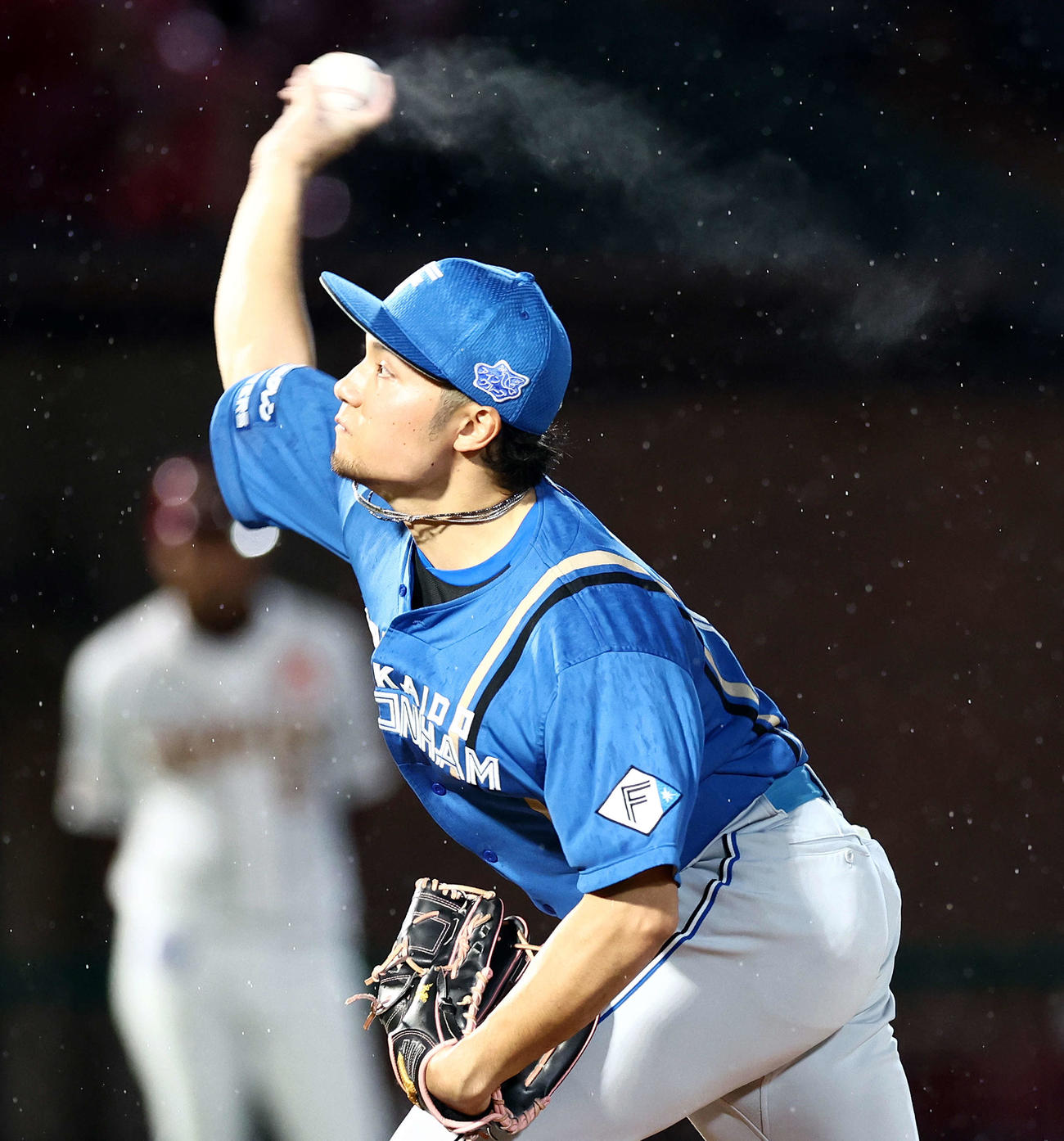 楽天対日本ハム　2回裏、力投する伊藤（撮影・河田真司）