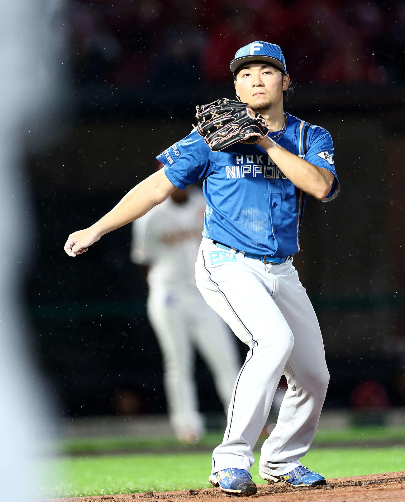 楽天対日本ハム　2回裏楽天2死、伊藤裕を空振り三振に仕留める伊藤（撮影・河田真司）