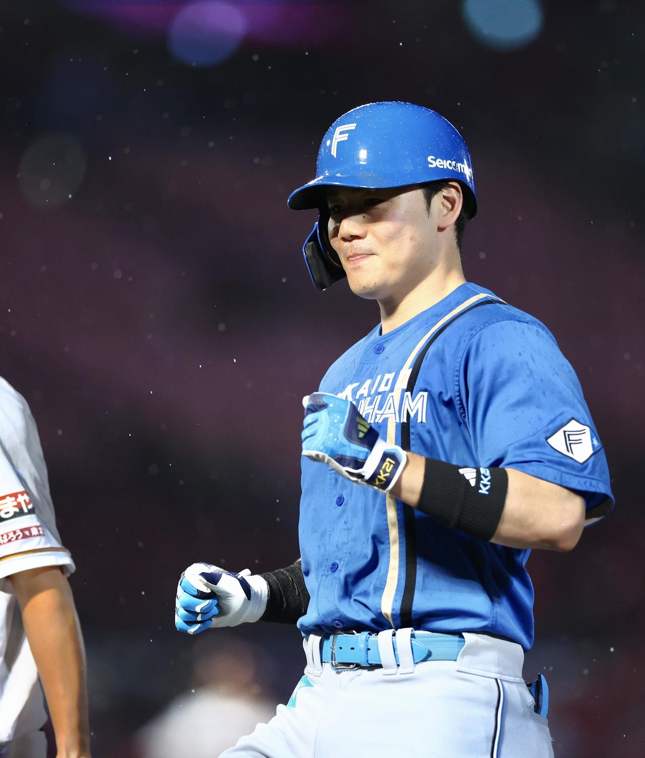 楽天対日本ハム　1回表日本ハム2死一塁、左前打で出塁する清宮（撮影・河田真司）