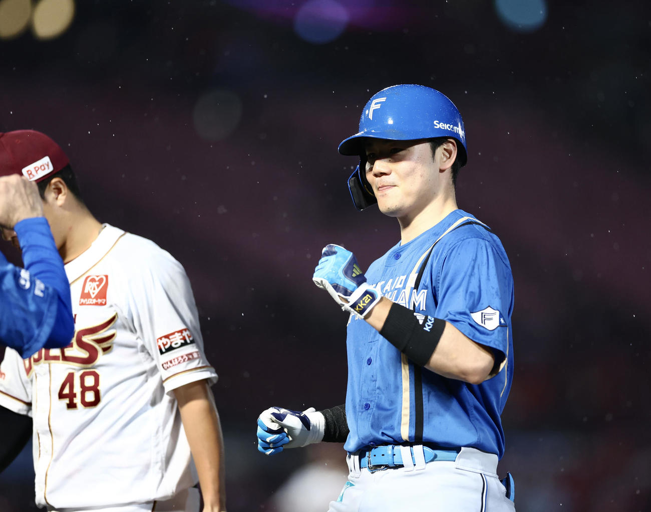 楽天対日本ハム　1回表日本ハム2死一塁、左前打で出塁する清宮（撮影・河田真司）