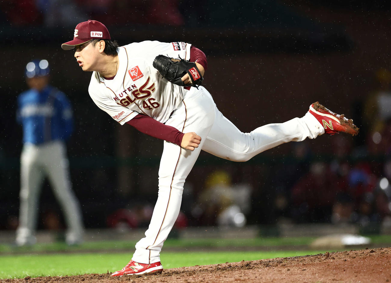 楽天対日本ハム　9回表、楽天3番手で登板する藤平（撮影・河田真司）