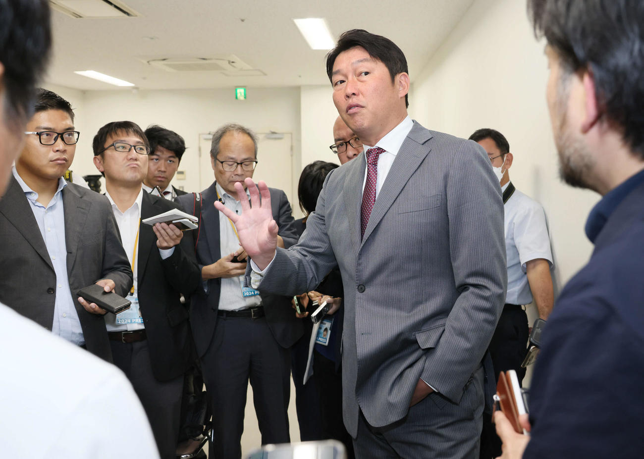 広島新井監督（2024年10月9日撮影）