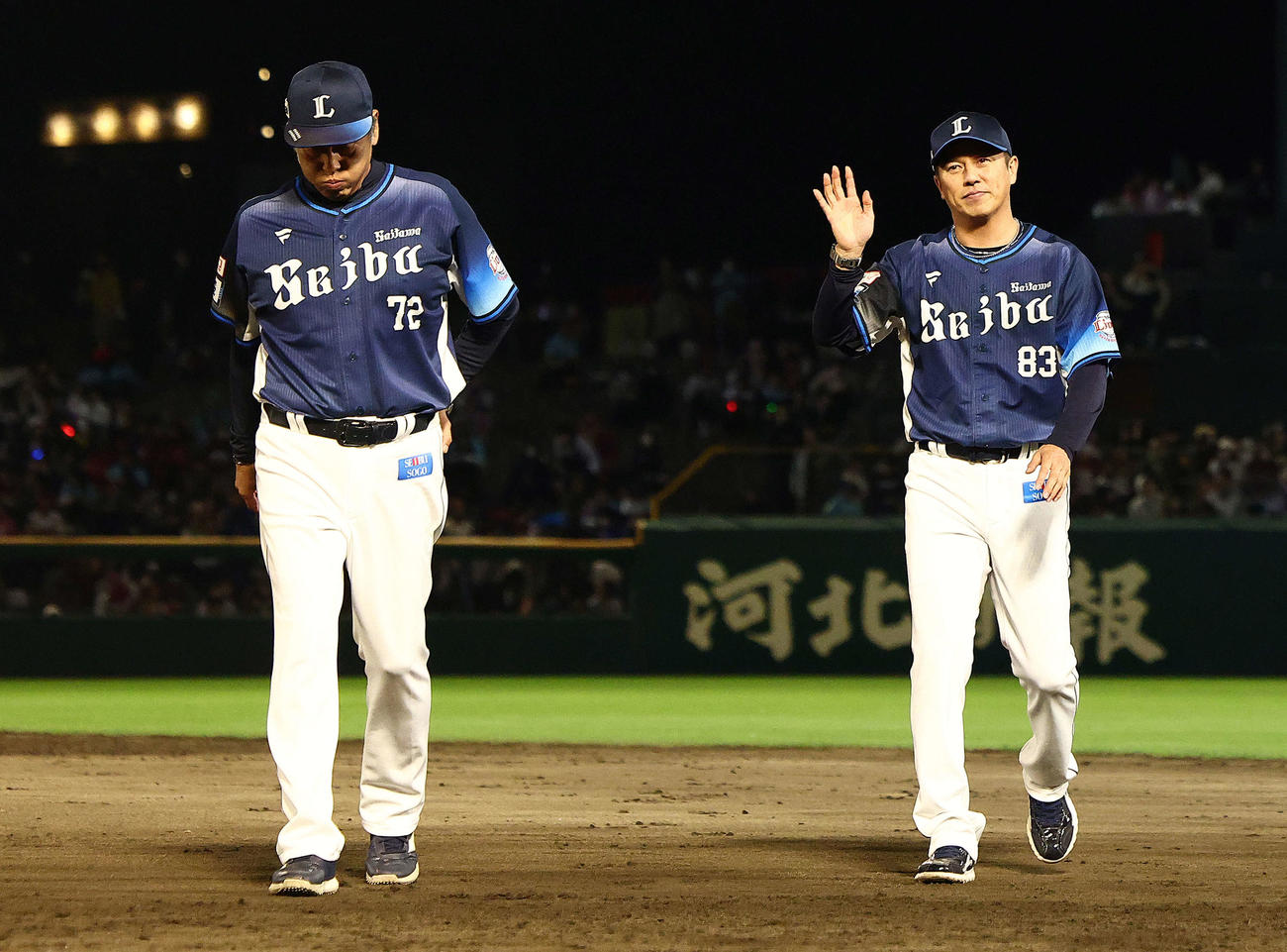 渡辺久信監督代行（左）平石洋介ヘッド兼打撃戦略コーチ（2024年10月9日撮影）
